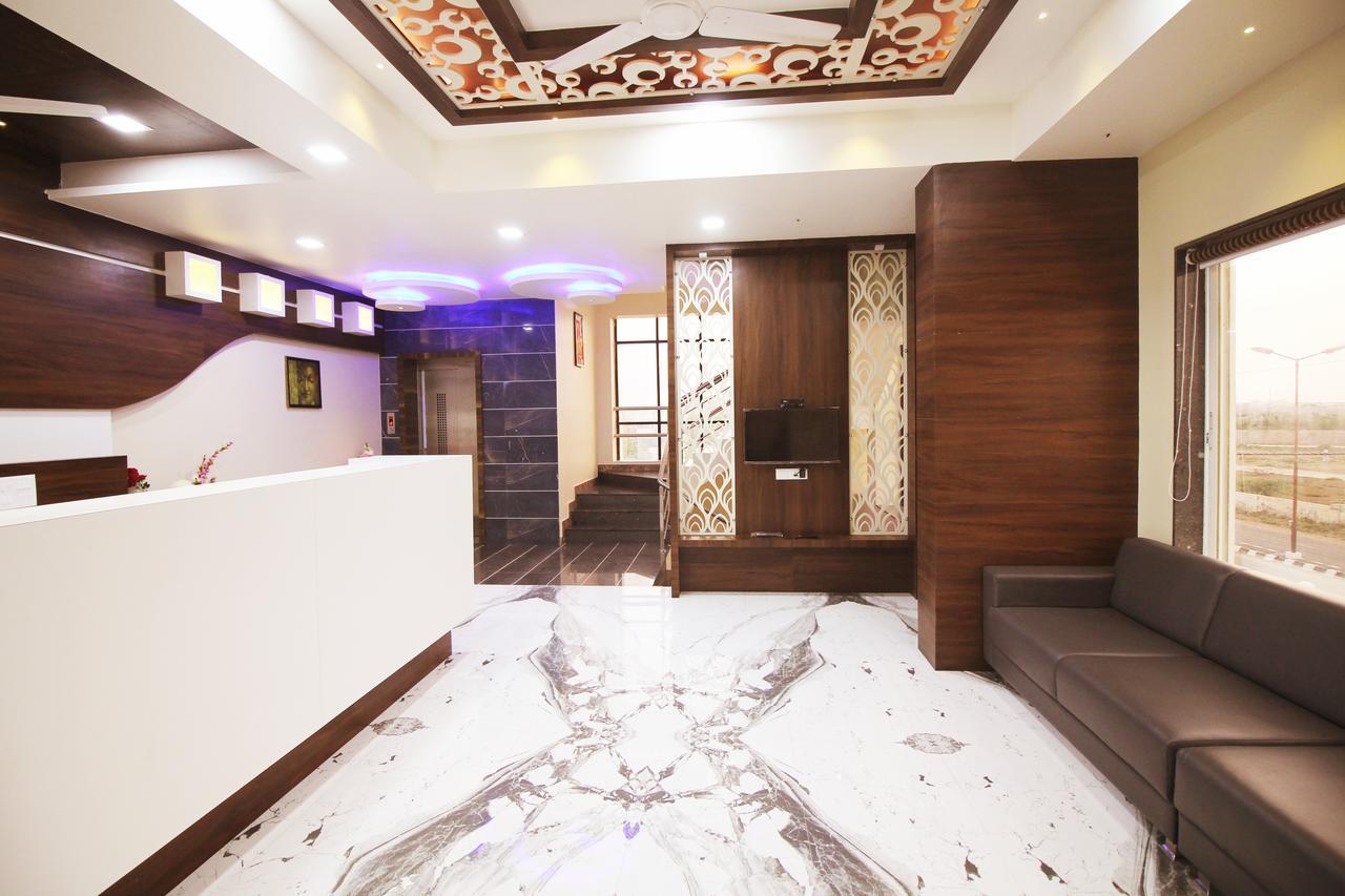Hotel Vraj Inn Dwarka  Ngoại thất bức ảnh