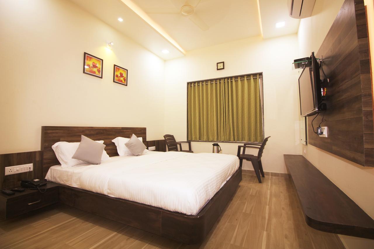 Hotel Vraj Inn Dwarka  Ngoại thất bức ảnh