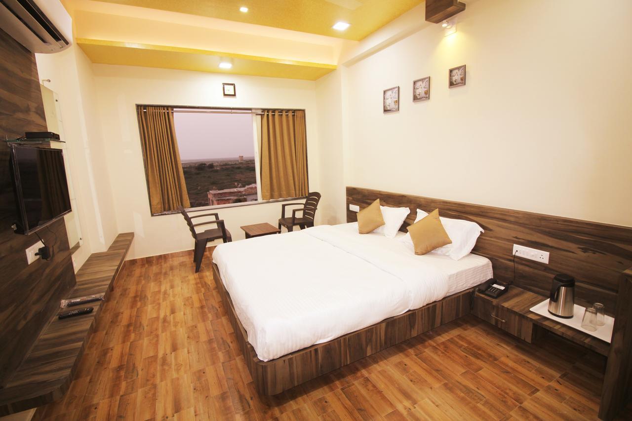 Hotel Vraj Inn Dwarka  Ngoại thất bức ảnh