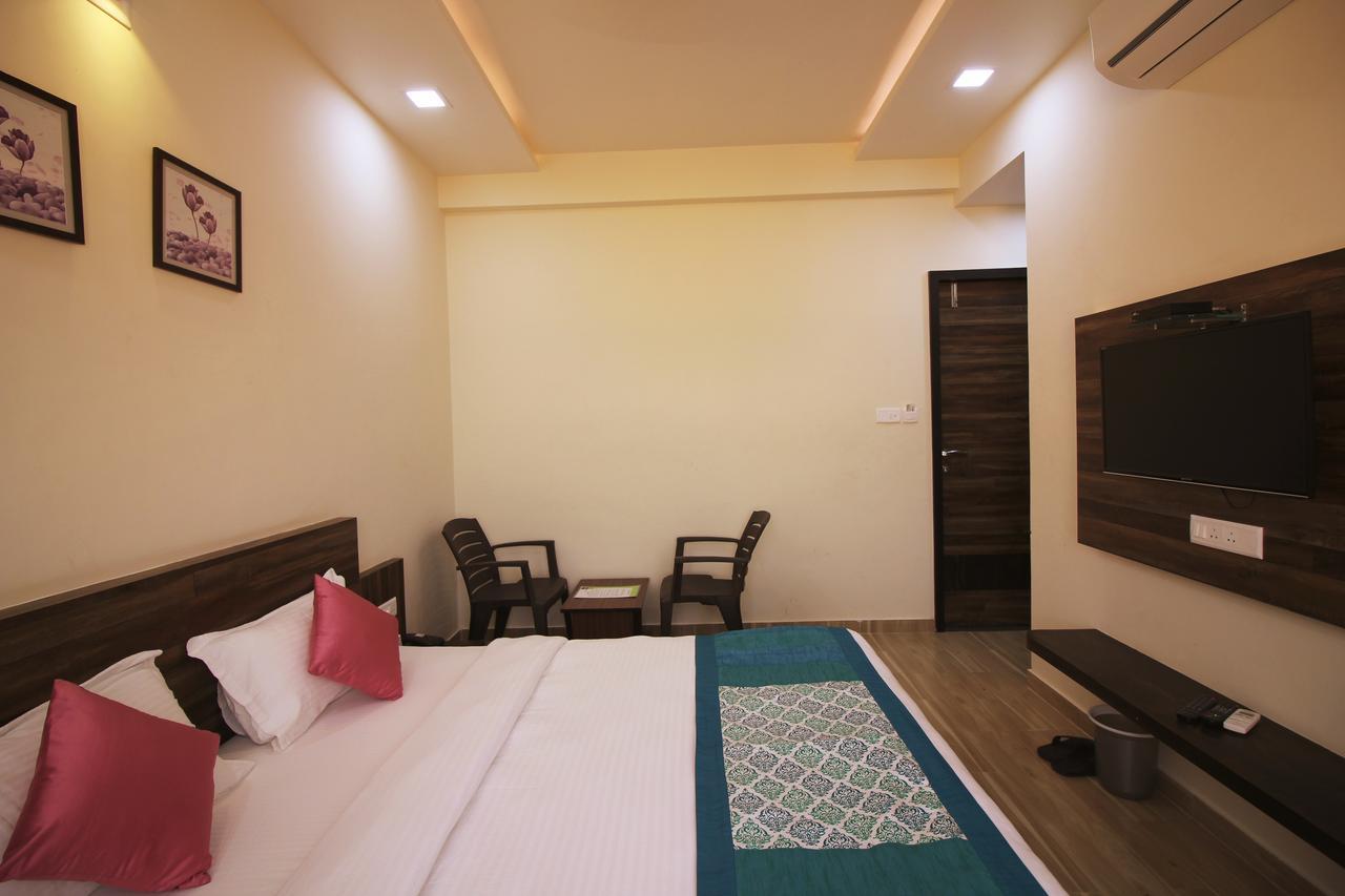 Hotel Vraj Inn Dwarka  Ngoại thất bức ảnh